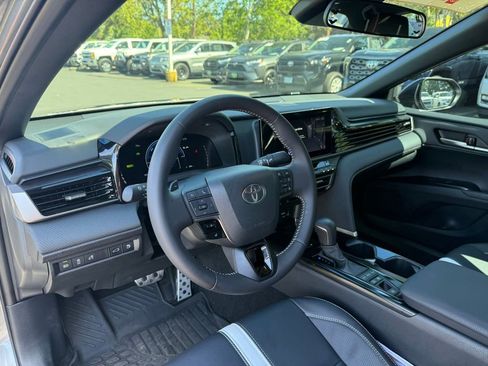 Certified 2025 Toyota Camry SE AWD/4WD image 13