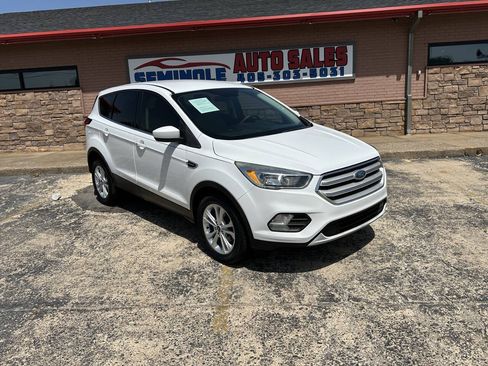 Used 2019 Ford Escape SE FWD image 2