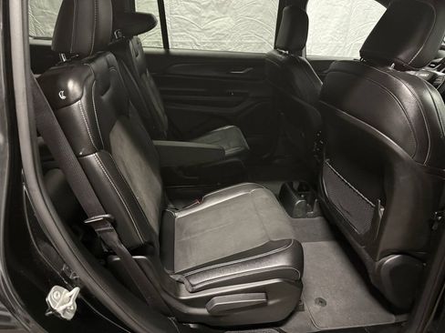 Used 2023 Jeep Grand Cherokee L Laredo AWD/4WD image 12