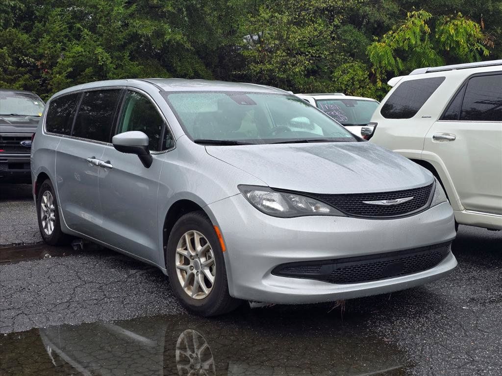 Used 2023 Chrysler Voyager LX FWD image 20