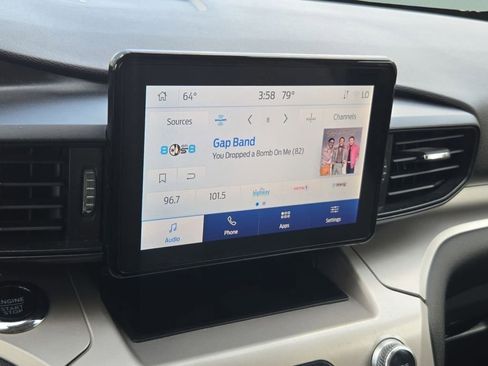 Used 2022 Ford Explorer XLT image 19