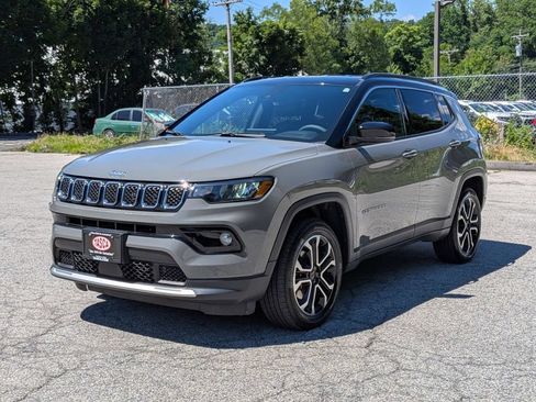 Used 2023 Jeep Compass Limited AWD/4WD image 9