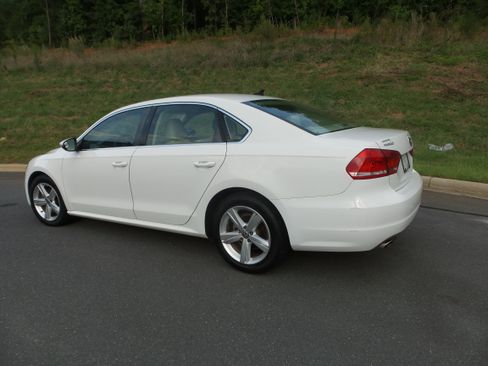 Used 2012 Volkswagen Passat 2.5 SE FWD image 5