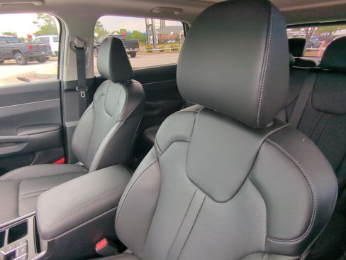 New 2026 Kia Sorento S w/ S Panoramic Sunroof Package FWD image 12
