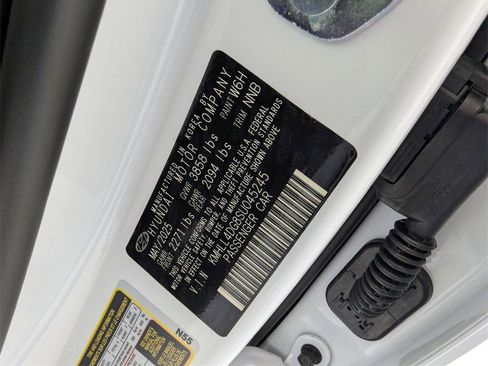 Certified 2025 Hyundai Elantra SE image 28