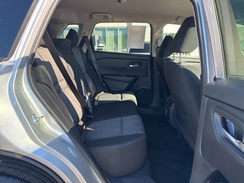 Used 2025 Nissan Rogue SV FWD image 19