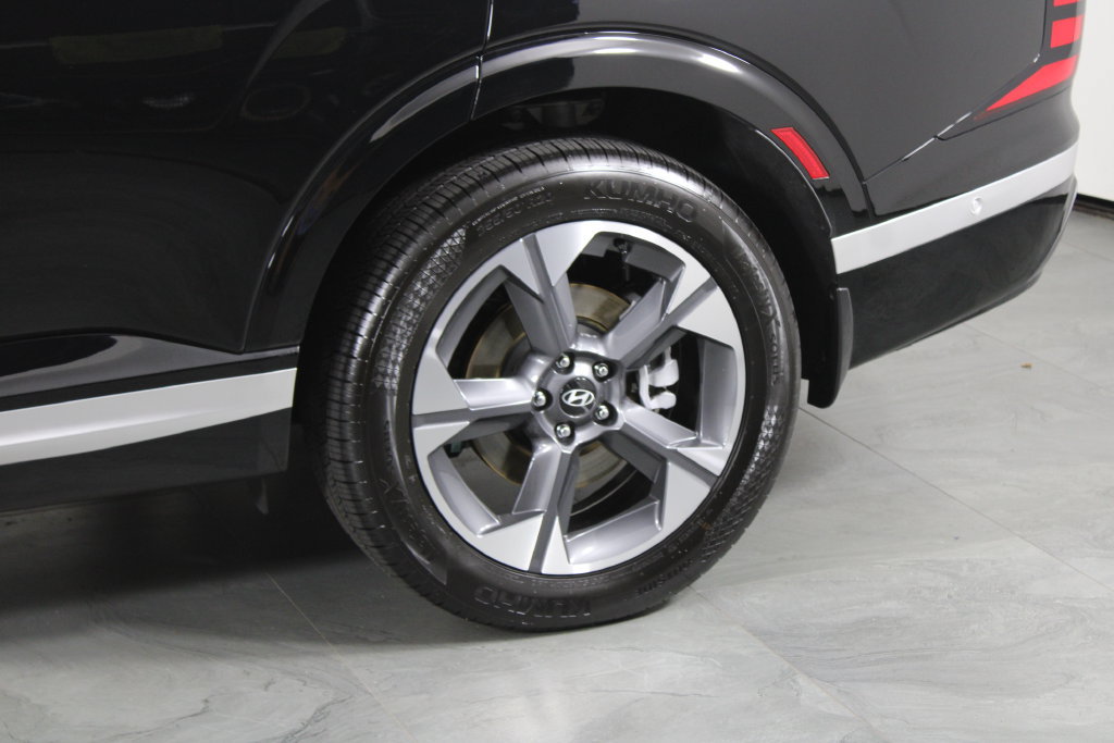 Certified 2026 Hyundai Palisade Limited FWD image 15