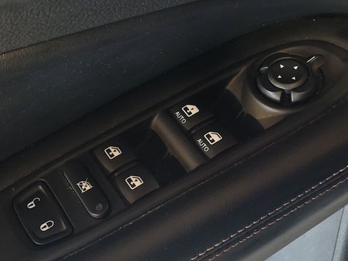Used 2018 Jeep Compass Limited AWD/4WD image 27