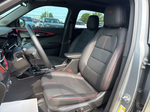 Used 2024 Chevrolet TrailBlazer RS w/ Convenience Package FWD image 9