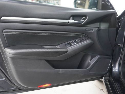 Used 2019 Nissan Altima 2.5 Platinum AWD/4WD image 18