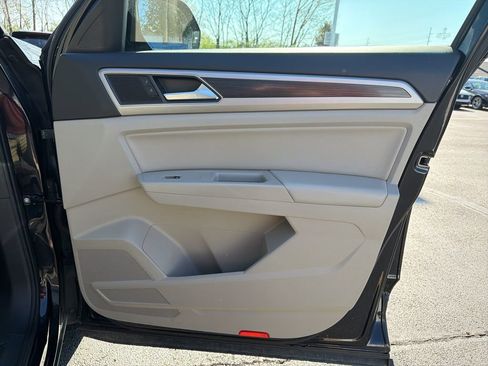 Used 2018 Volkswagen Atlas SE FWD image 26