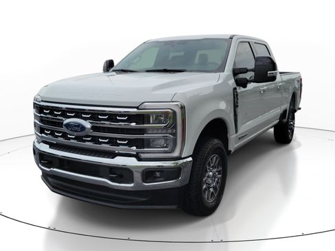 Used 2025 Ford F350 Lariat AWD/4WD image 3