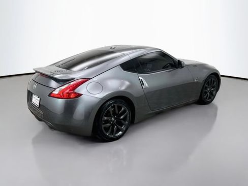 Used 2017 Nissan 370Z Touring RWD image 7