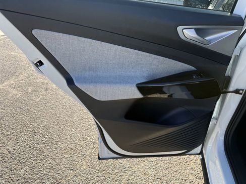 New 2025 Volkswagen ID.4 Pro image 22