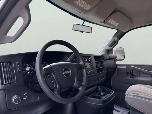 Used 2016 Chevrolet Express 3500 Extended RWD image 10