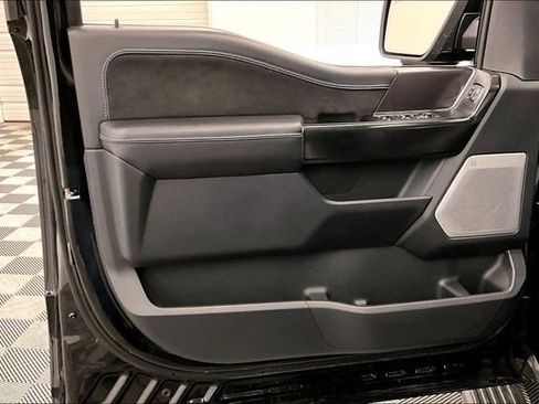Used 2024 Ford F150 Platinum image 19