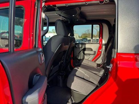 Certified 2025 Jeep Gladiator Mojave w/ Convenience Group AWD/4WD image 61