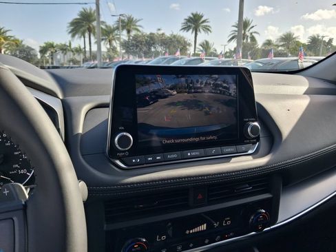 Used 2026 Nissan Rogue SV FWD image 24