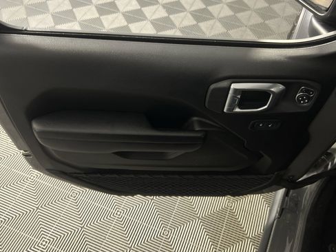 Used 2023 Jeep Wrangler Unlimited image 26