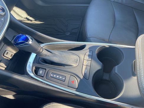 Used 2017 Chevrolet Volt Premier w/ Driver Confidence II Package image 34