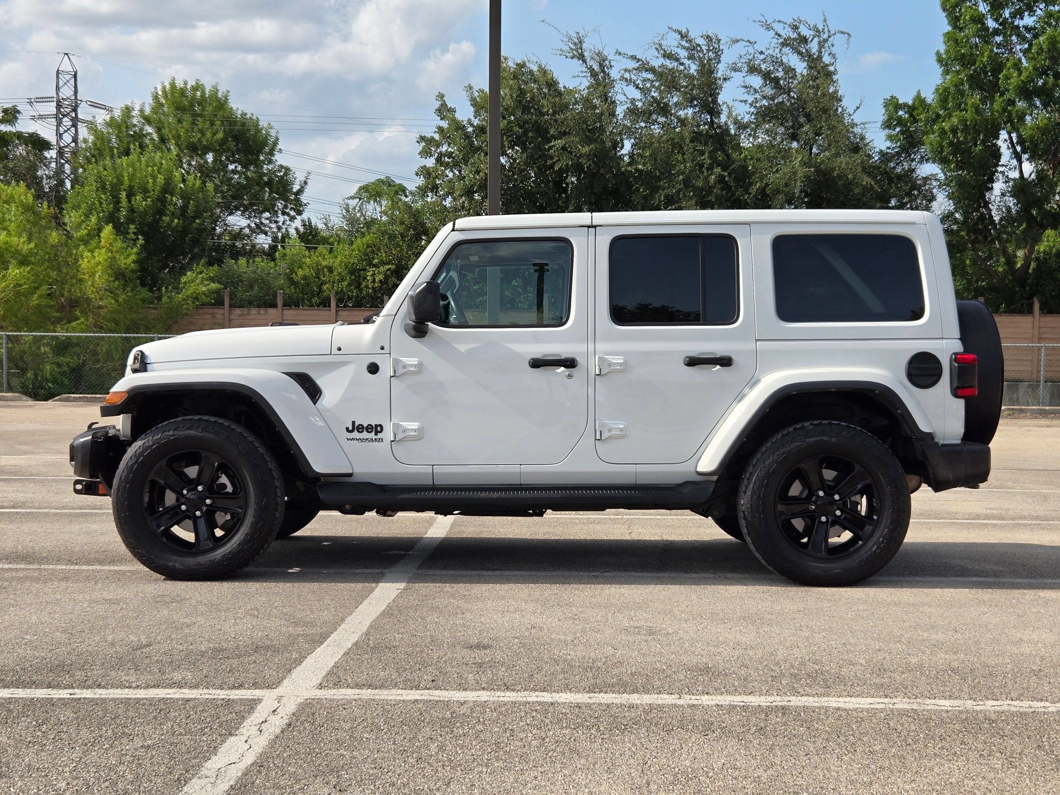 Used 2021 Jeep Wrangler Unlimited Sahara AWD/4WD image 6