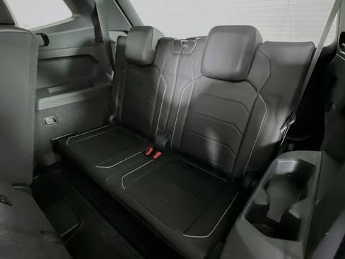 Used 2019 Volkswagen Tiguan SEL Premium R-Line w/ 3rd Row Seat Package AWD/4WD image 36