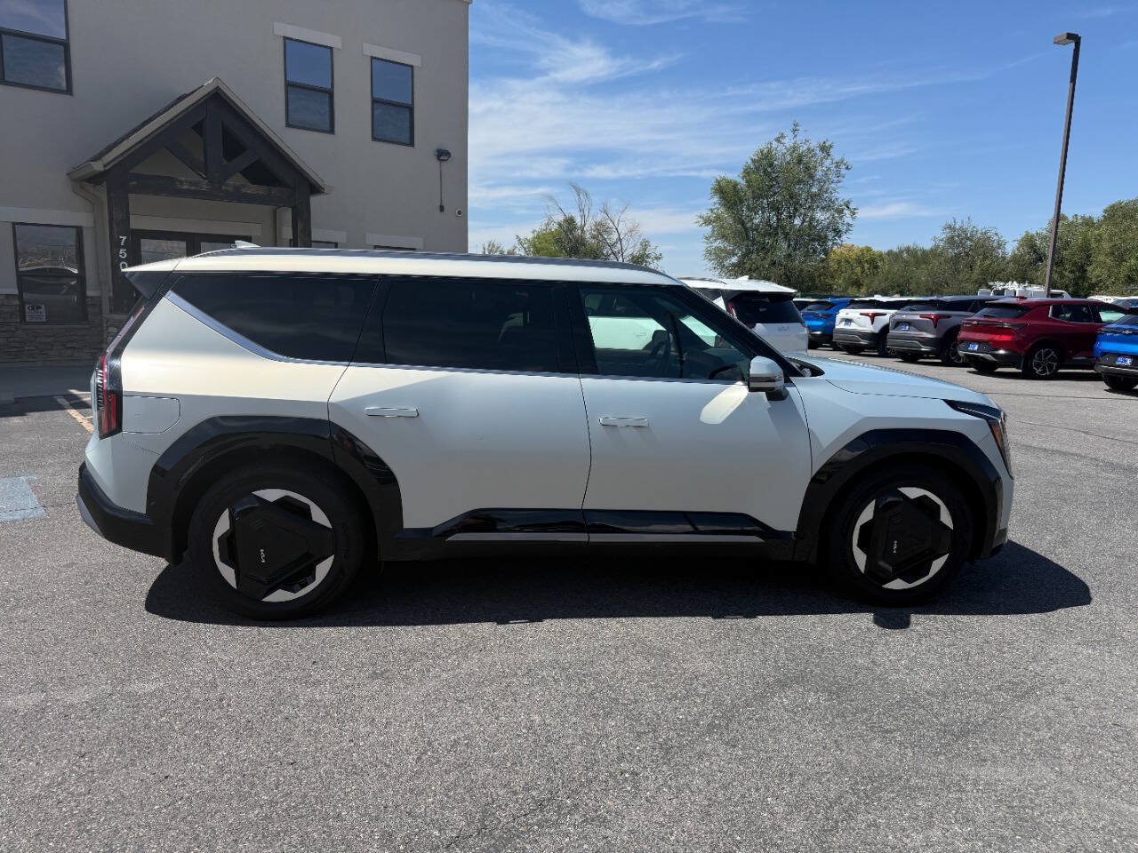 Used 2024 Kia EV9 Land AWD/4WD image 12