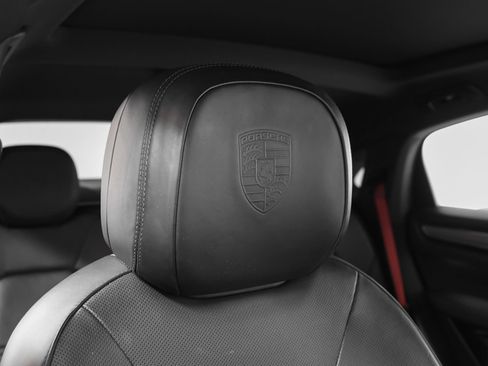 Certified 2022 Porsche Cayenne Platinum Edition AWD/4WD image 23