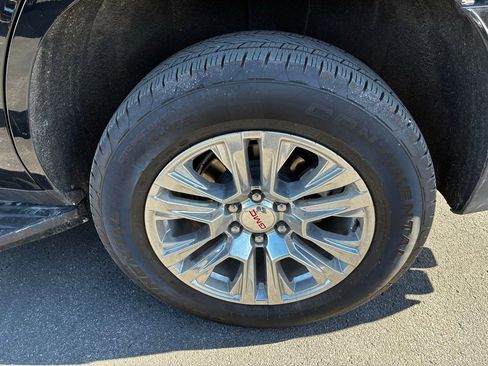 Used 2025 GMC Yukon Denali image 14