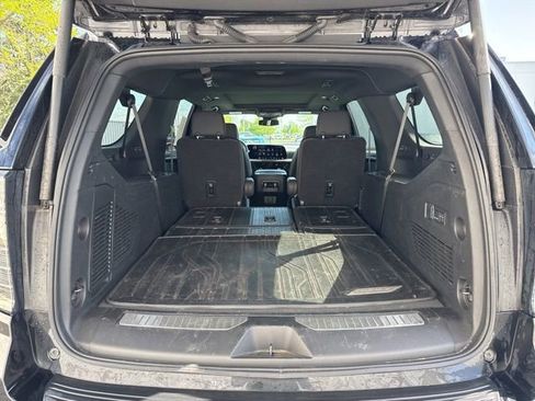 Used 2025 Chevrolet Suburban RST w/ Comfort Package AWD/4WD image 9