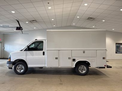 New 2025 GMC Savana 3500 w/ Power Convenience Package