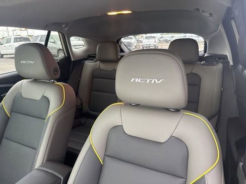 Used 2026 Chevrolet Trax ACTIV w/ Sunroof Package FWD image 4