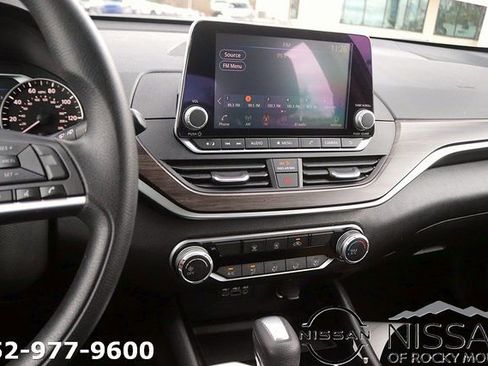 Certified 2024 Nissan Altima 2.5 SV FWD image 20