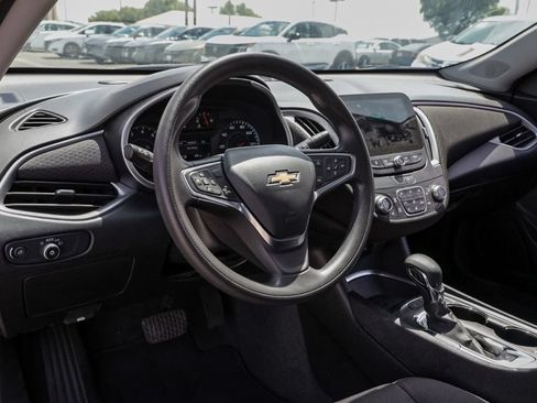 Used 2024 Chevrolet Malibu LT FWD image 17