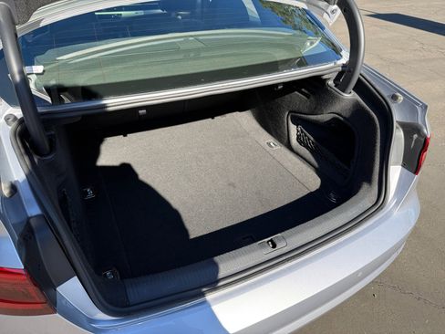 Used 2017 Audi A4 2.0T Premium image 21