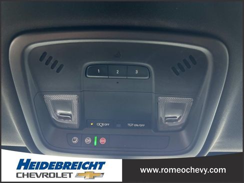 Certified 2023 Chevrolet Traverse LT w/ LT Premium Package AWD/4WD image 25
