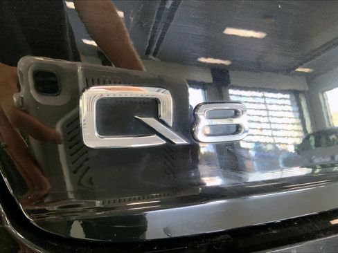 Used 2023 Audi Q8 Premium Plus image 7