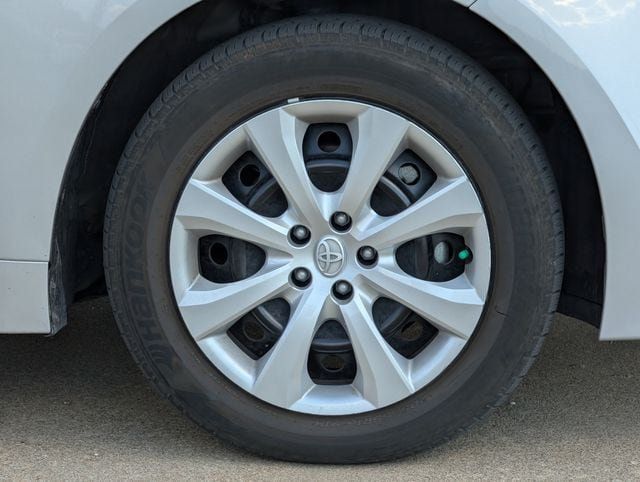 Used 2026 Toyota Corolla LE FWD image 9