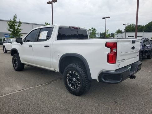 Used 2023 Chevrolet Silverado 1500 ZR2 w/ Technology Package AWD/4WD image 4