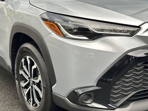 Used 2025 Toyota Corolla Cross AWD Hybrid image 9