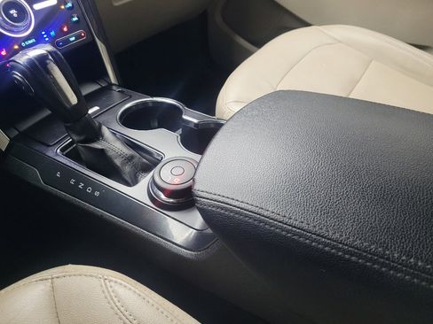 Used 2018 Ford Explorer Limited AWD/4WD image 26