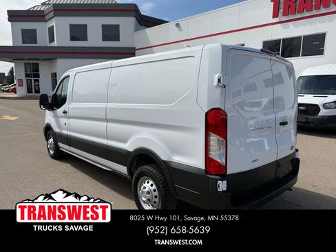 Used 2023 Ford Transit 250 Low Roof AWD image 5