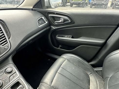 Used 2015 Chrysler 200 C FWD image 27