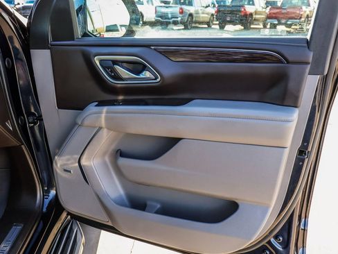 Used 2022 Chevrolet Tahoe LT w/ LT Signature Package image 18