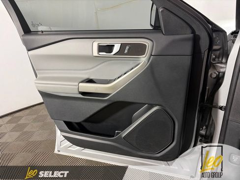 Used 2023 Ford Explorer XLT w/ Equipment Group 202A AWD/4WD image 24