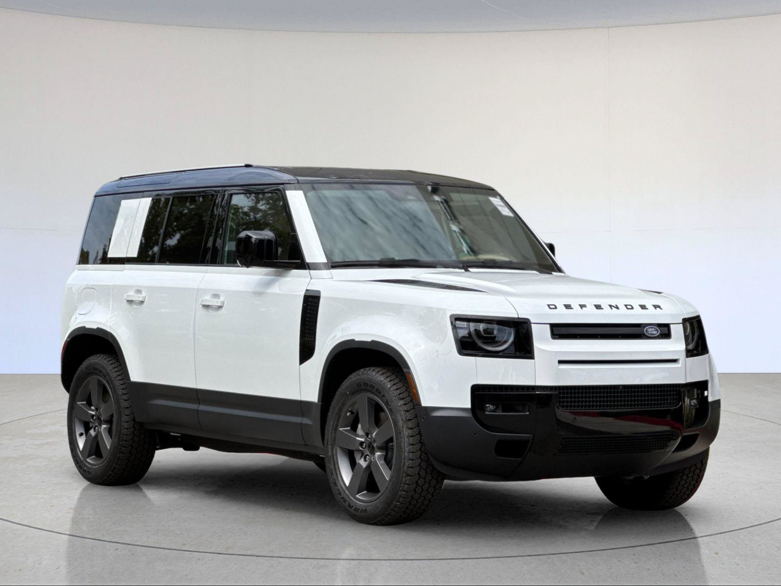 New 2026 Land Rover Defender 110 S AWD/4WD image 8