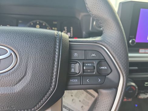 New 2026 Toyota 4Runner SR5 AWD/4WD image 14