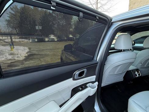 Used 2025 Kia Sorento SX Prestige image 17