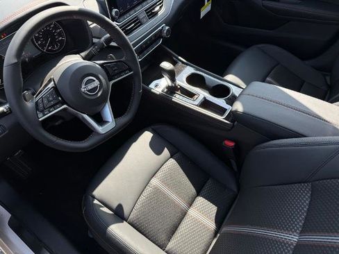 New 2025 Nissan Altima 2.5 SR image 16