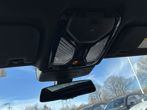 Used 2025 BMW X4 xDrive30i w/ Premium Package image 26